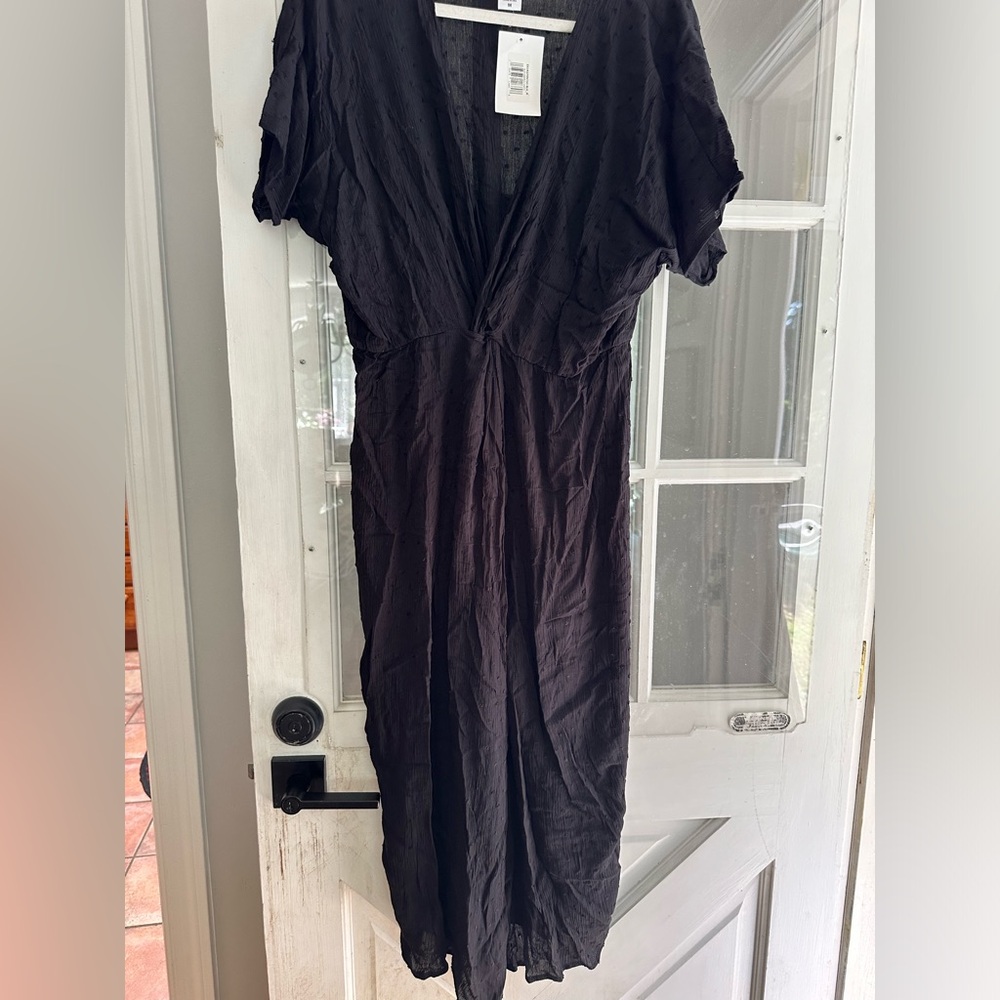 Dippin’ Daisies black swim coverup with front slit- Size M- NWT